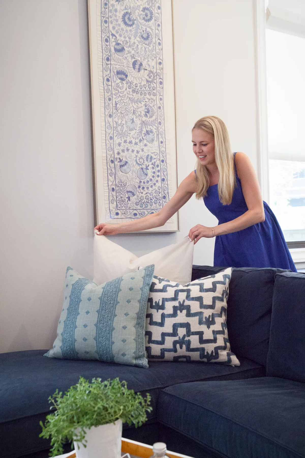 Hannah_Schickel_Interiors_Designer_Decorating_Pillows_blue.jpg
