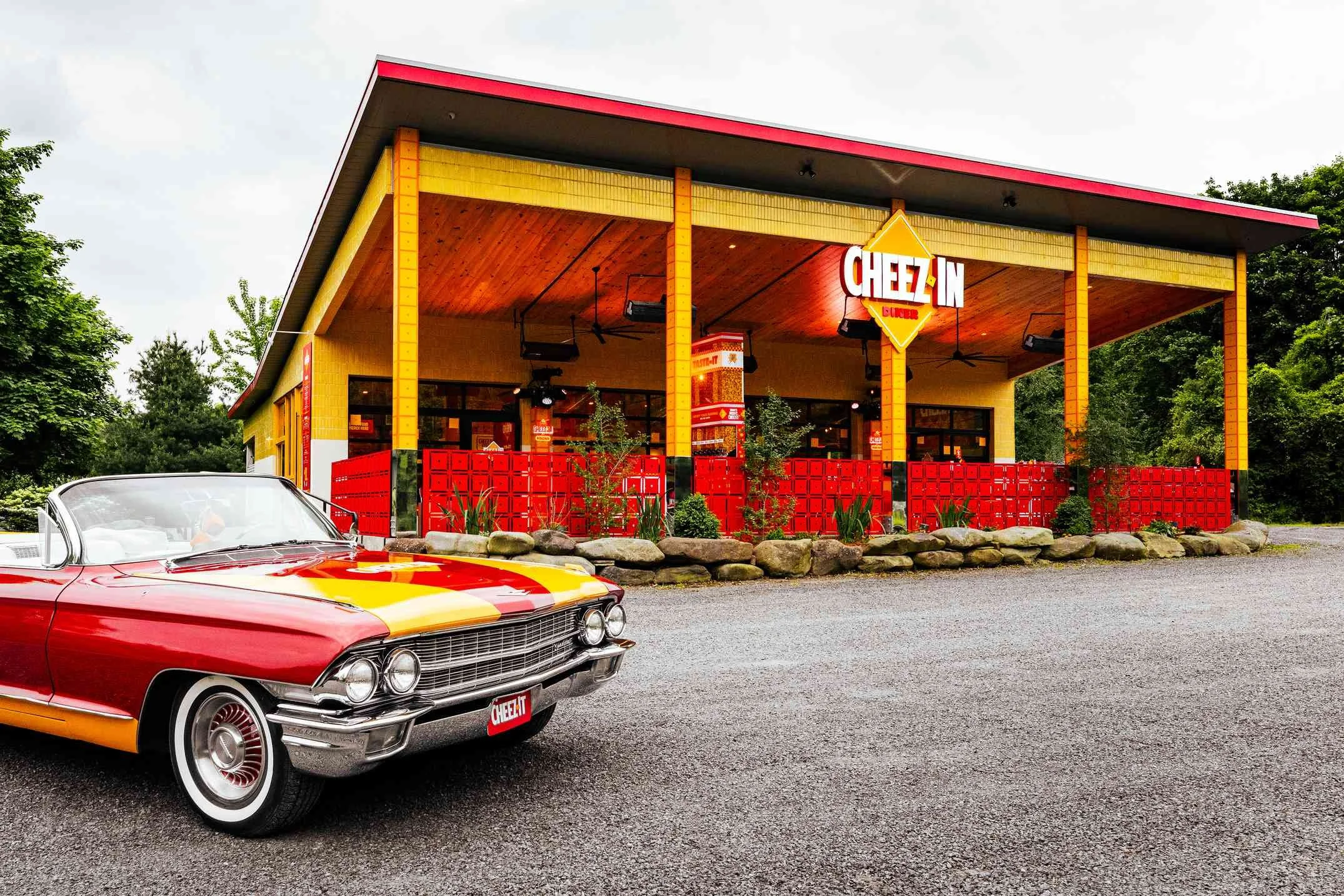 Cheez-Its-Retro-Diner-in-the-Catskills-FT-BLOG0524-04-e550d3e15fbf4c089795915fa532a259.jpg