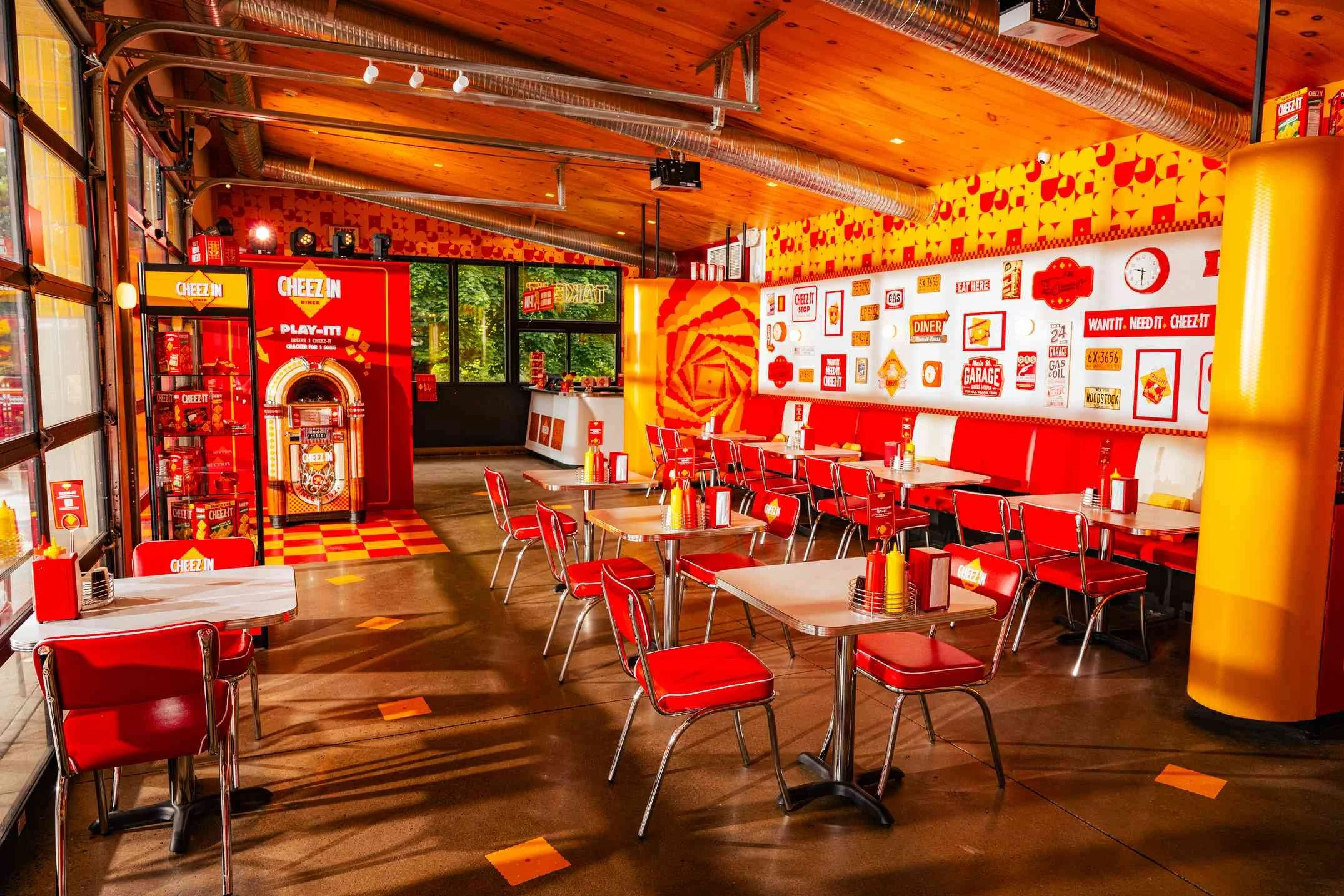 Cheez-Its-Retro-Diner-in-the-Catskills-FT-BLOG0524-06-4af61dfd9b4c441bb883ff3fa192233a.jpg