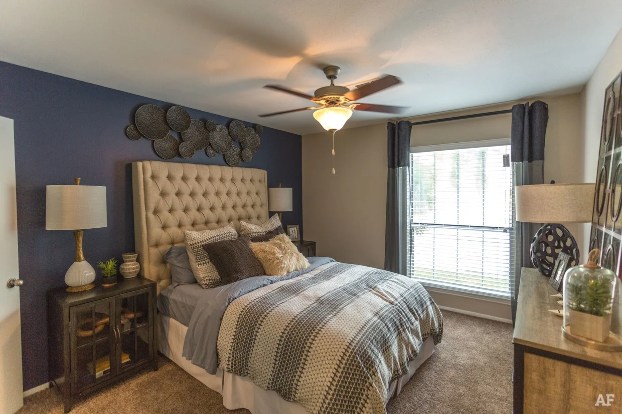 rise-at-signal-mountain-chattanooga-tn-1br-1ba---classic---732-sf---bedroom.jpg