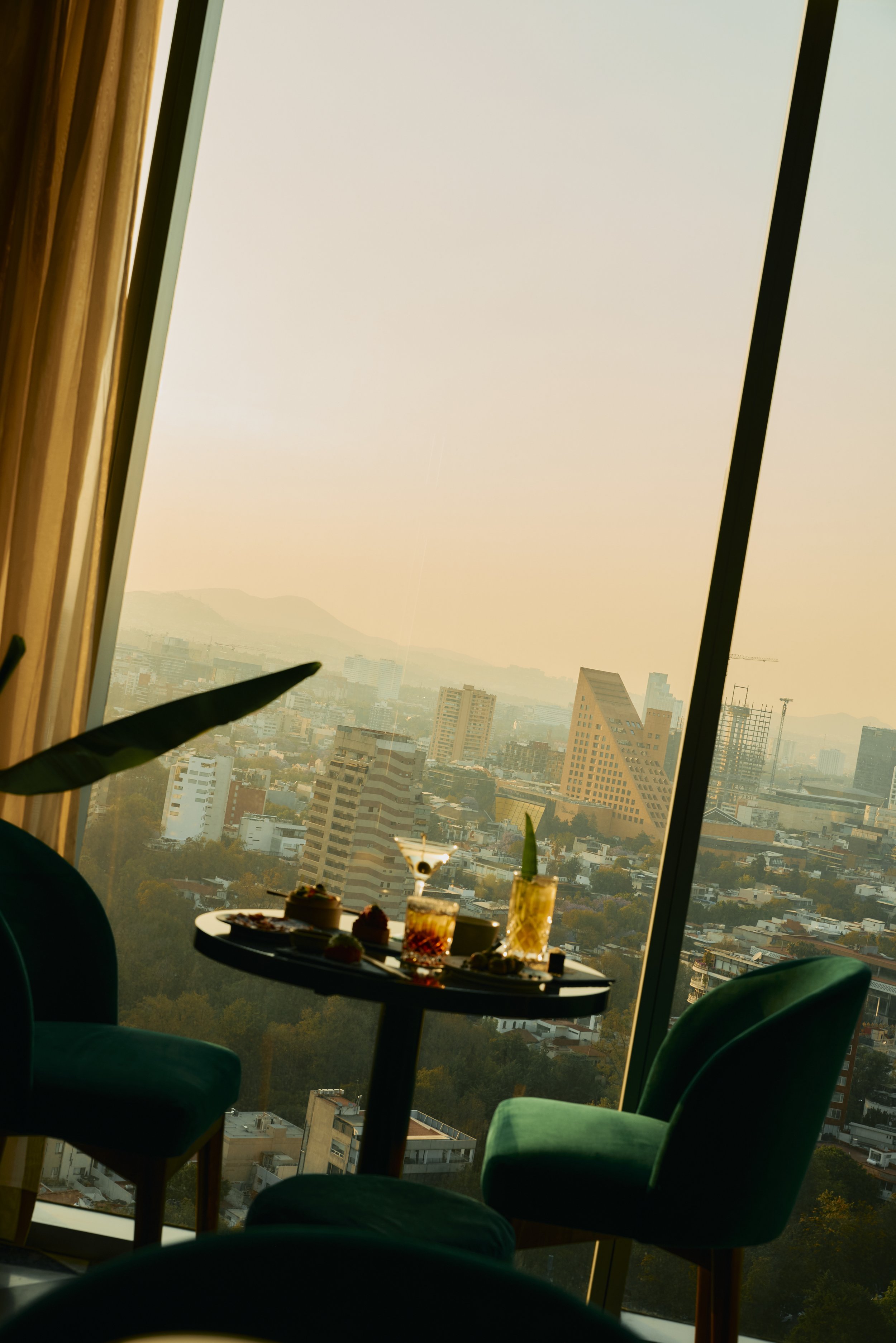 JPT25_HOTELW_OUTTAKES 2.jpg