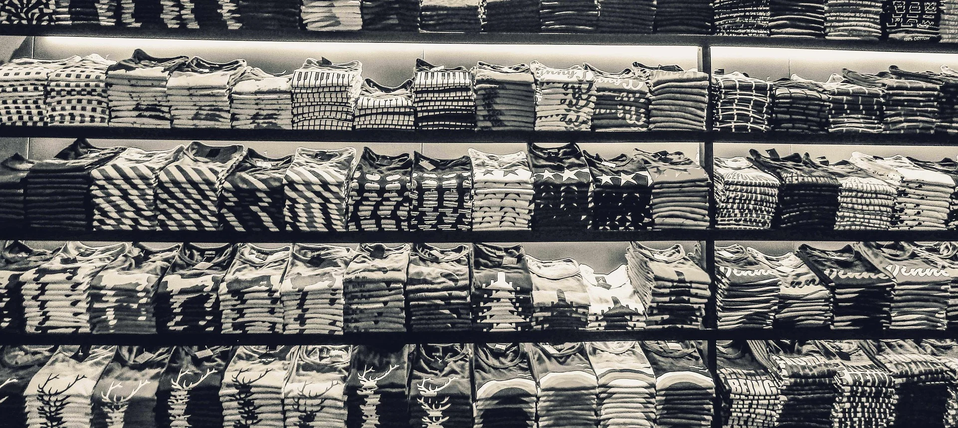 t-shirts-2731768_1920.jpg
