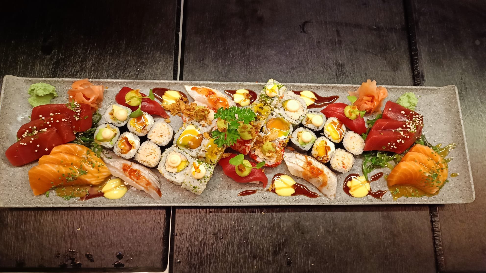 Sushi y sashimi variado especial para 6 personas.jpeg