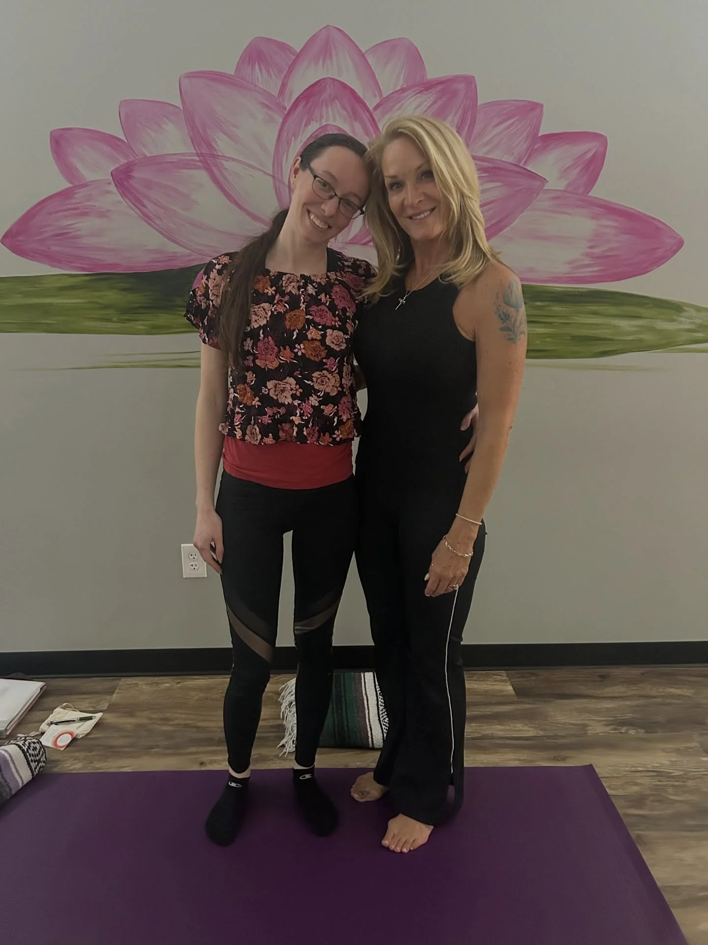 💚 SUCCESS STORY: TEACHER TRAINING 🧘🏽&zwj;♀️

One of our recent yoga teacher training graduates, Casey, owns Cloudscape Hill Lavender Farm. 💜

Recently she partnered with the Barry County Commission on Aging to offer a Chair Yoga class on the farm