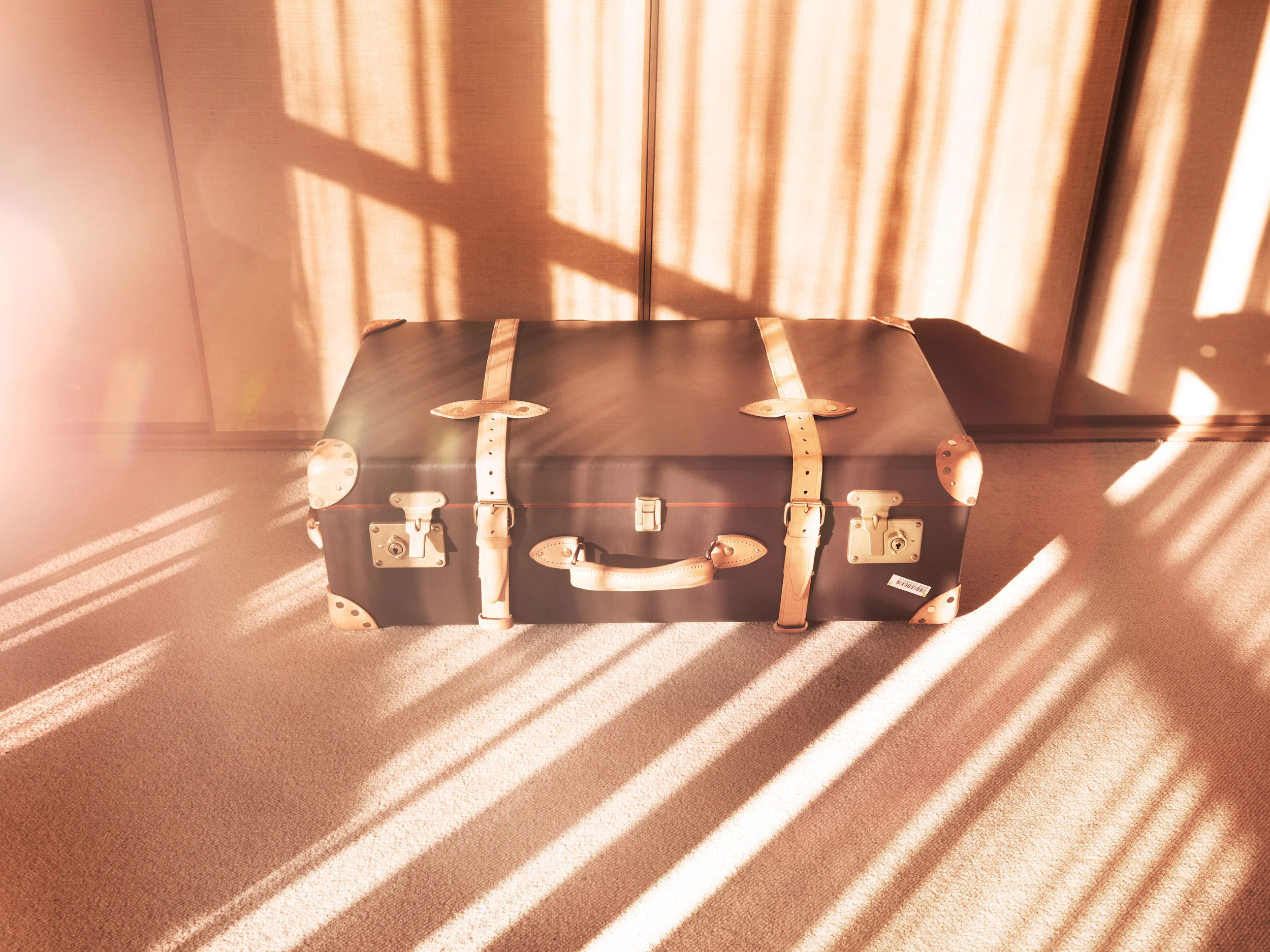 03_Suitcase_Rightpage.jpg