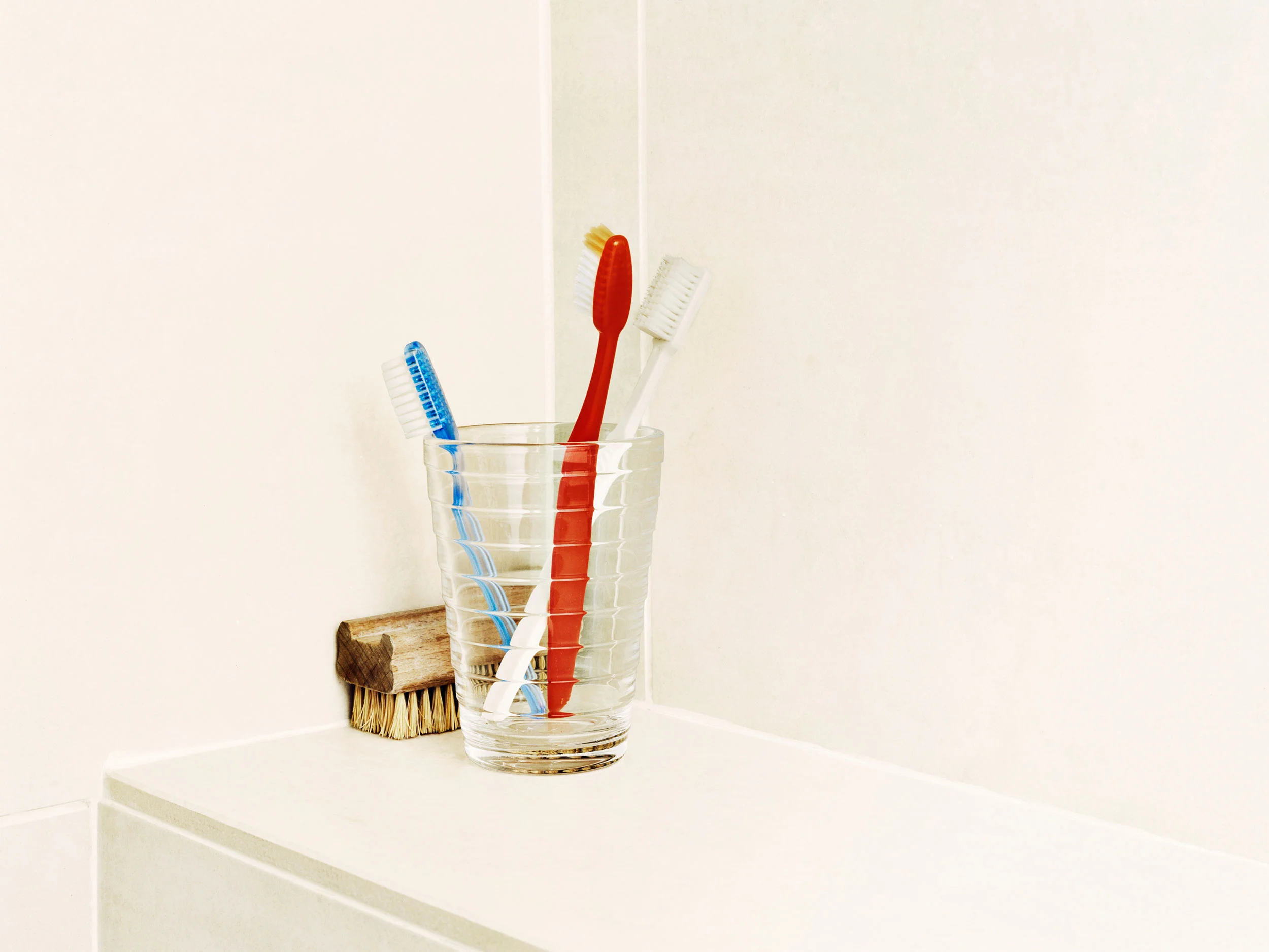 Toothbrushes_Horizontal01.jpg
