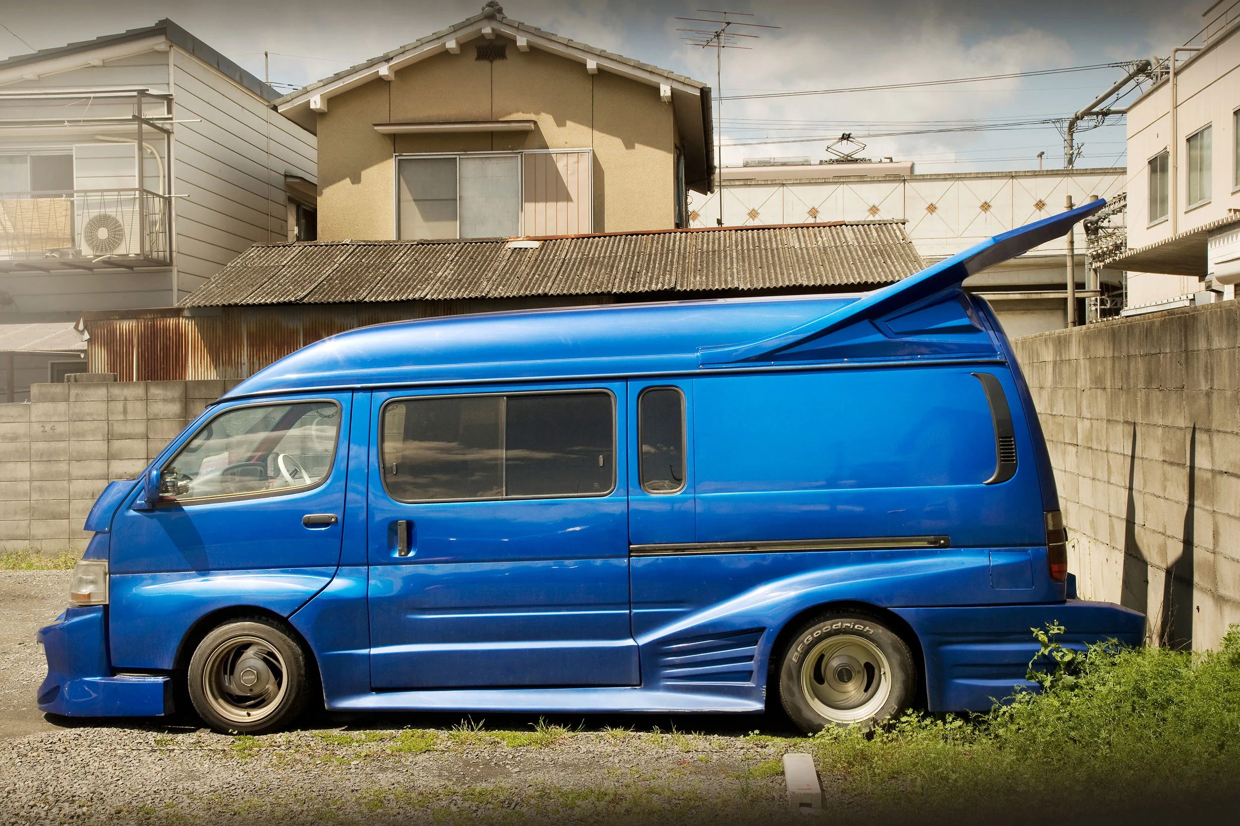 63_BlueVanJapan.jpg