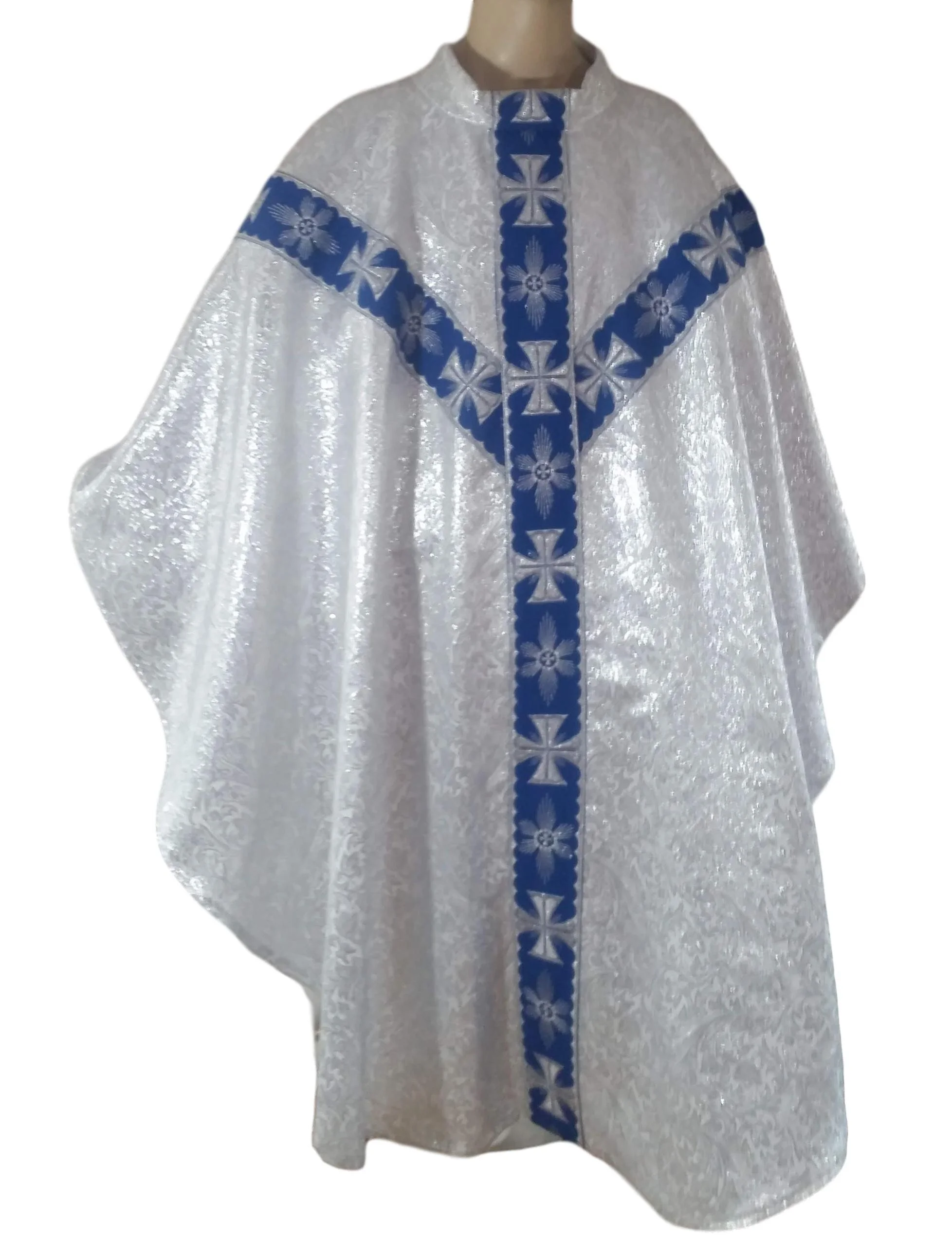 CH-R110 White and Silver Metallic Brocade Vestment with Blue and Silver Embroidered Banding