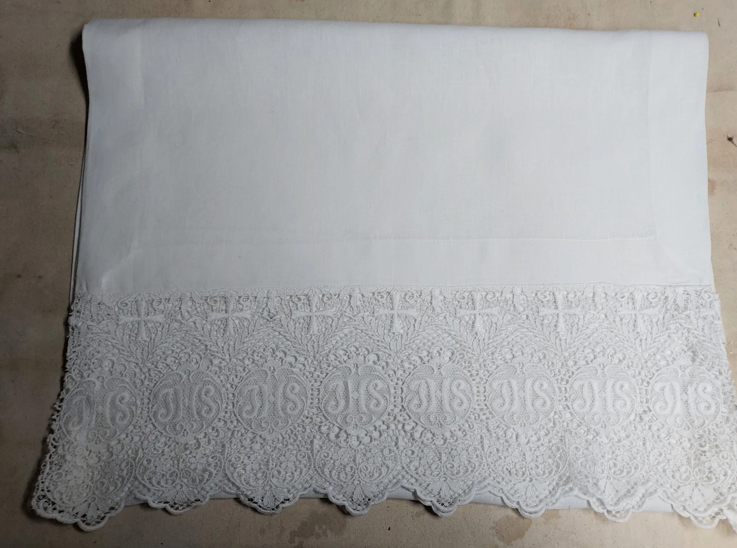 Altar Cloth Runner Irish Linen White Linen with 8.5" Cotton Altar Lace w IHS Pattern