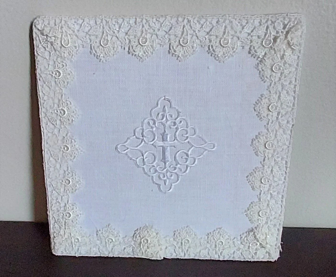 fleur-de-lis-pall-4.webp