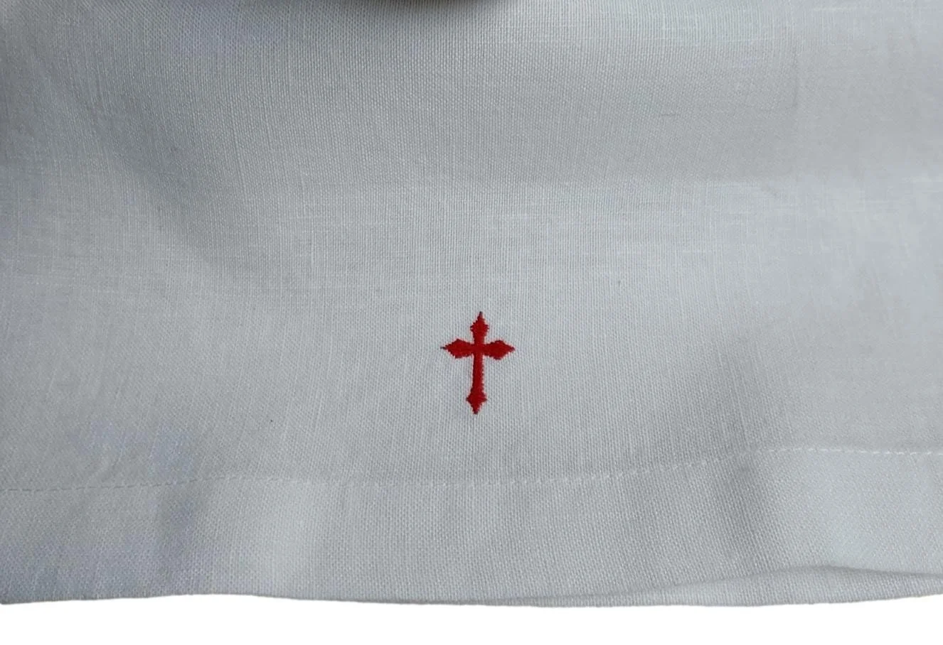 gothiccrossaltarlinen2.jpeg