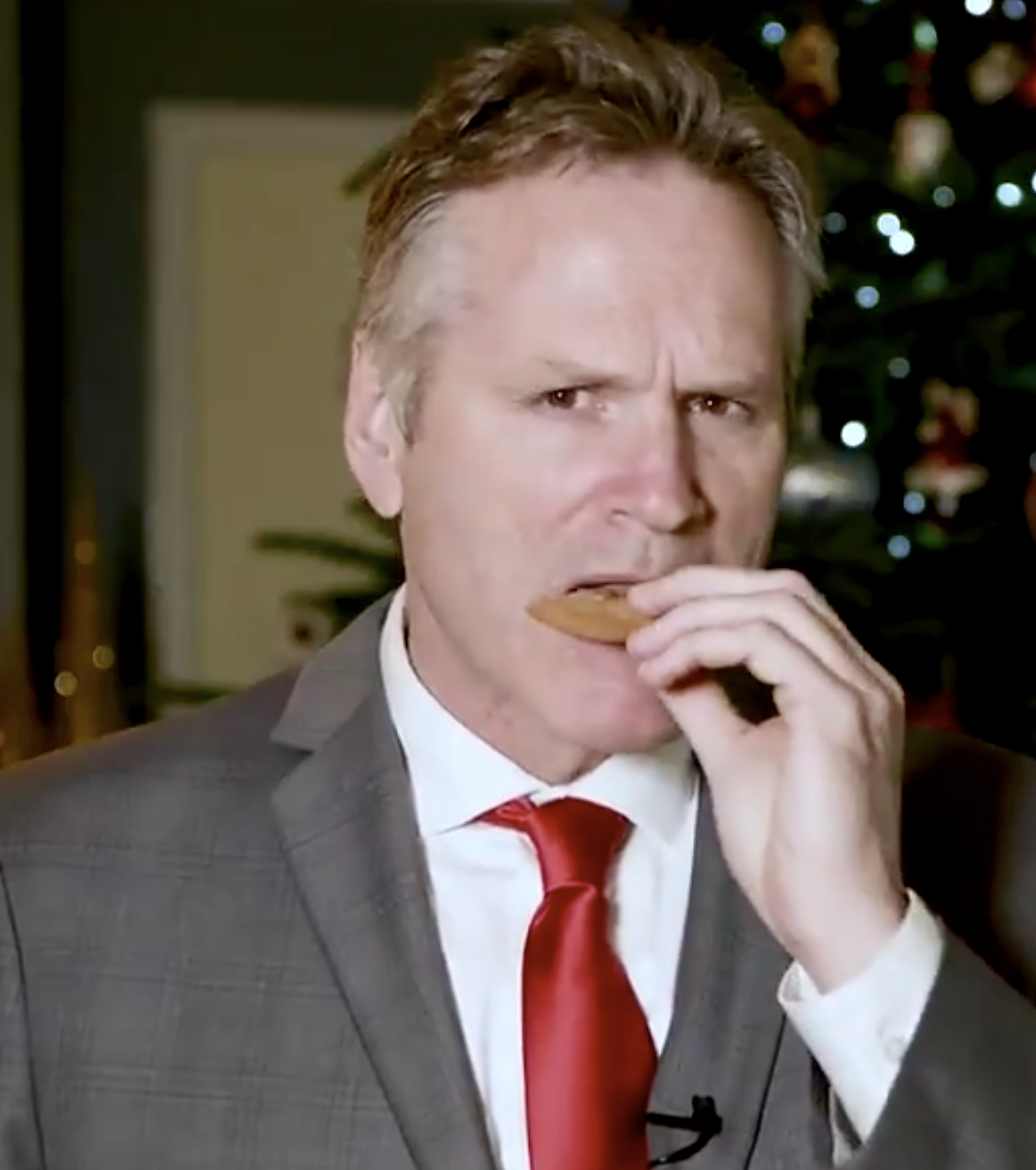 Dunleavy ducks challenge of leadership by calling for conversation