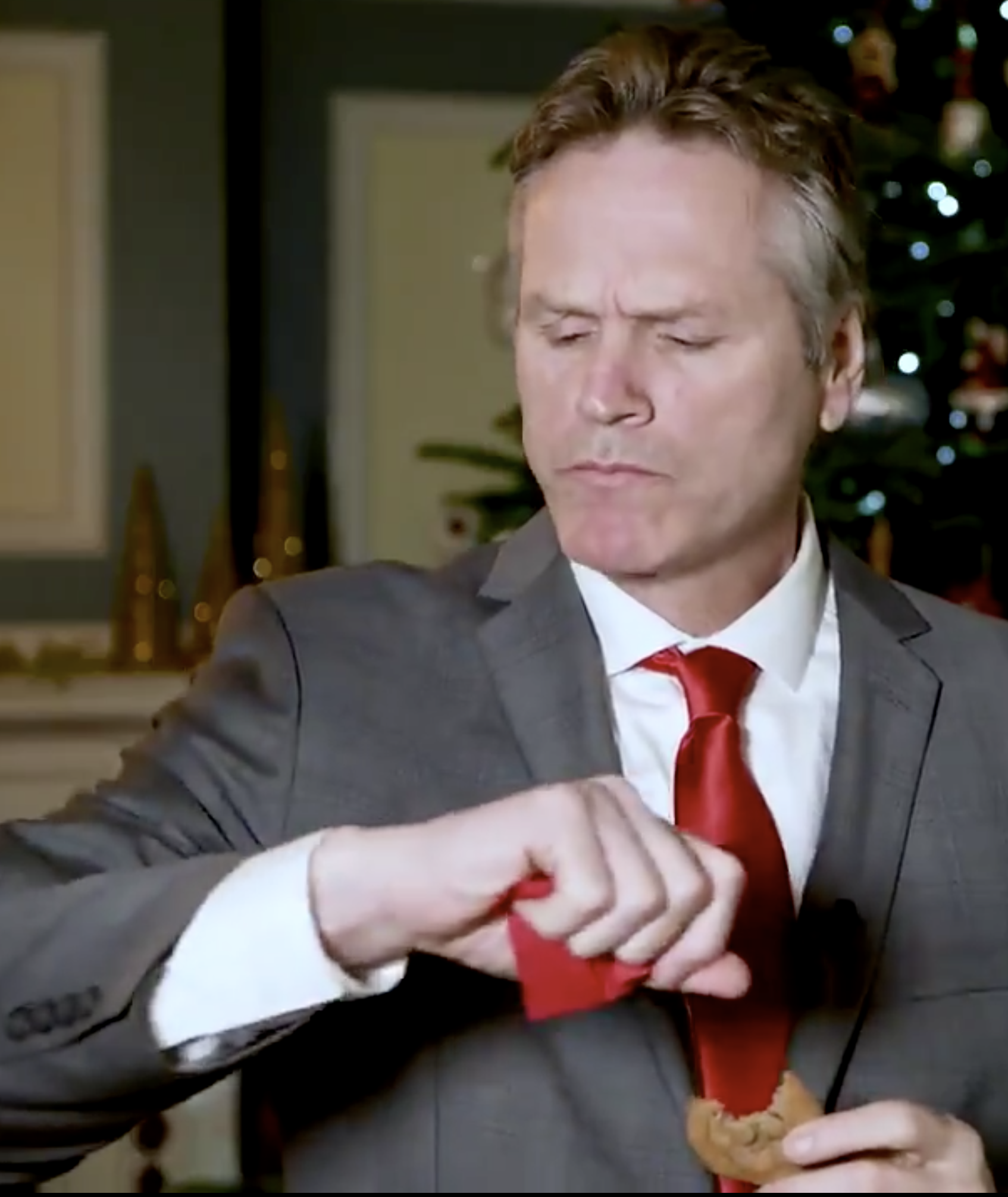 Dunleavy tries to distract Alaskans from his decision to ignore budget crisis