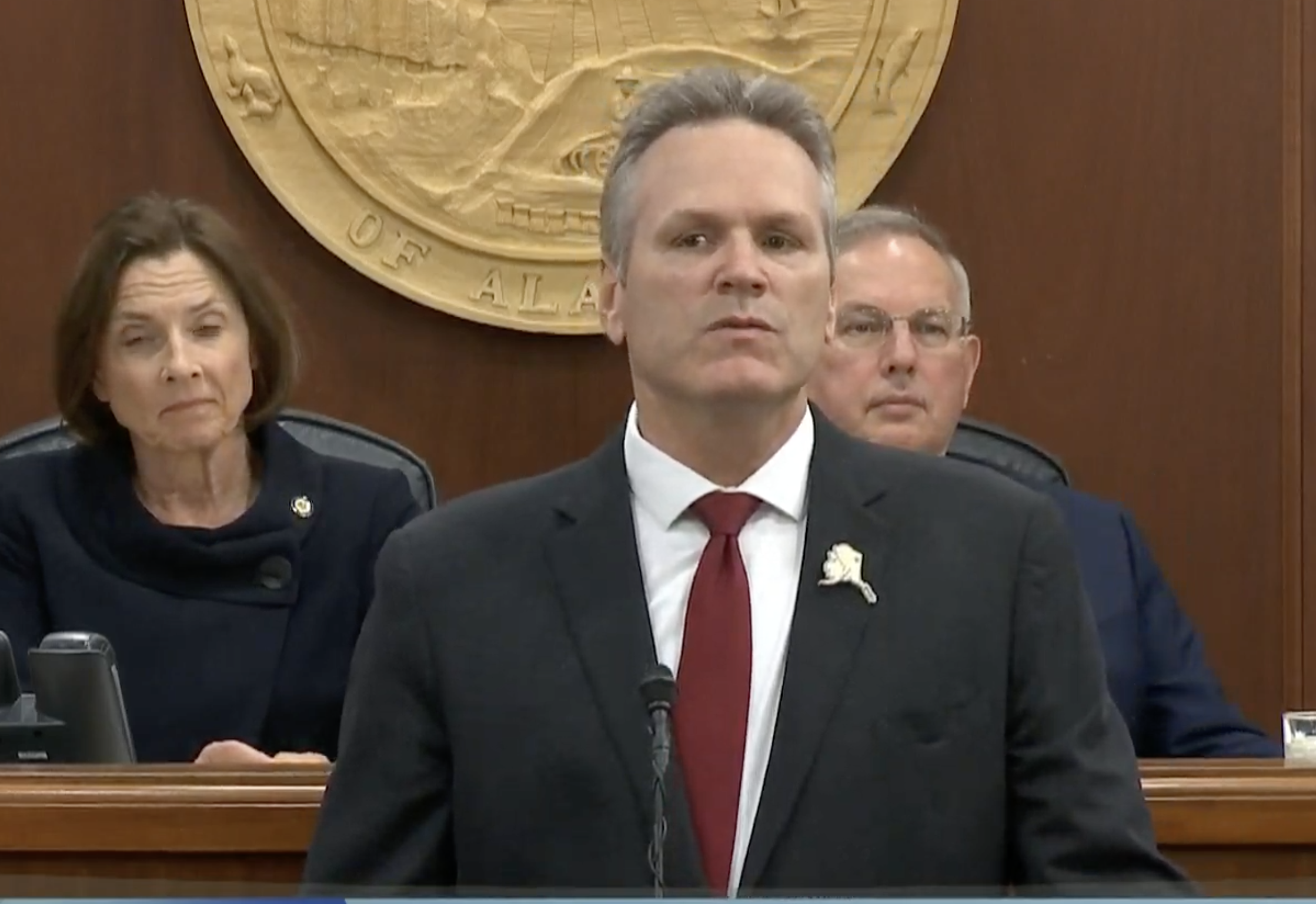 Alaska needs a governor, not a General or a Wizard