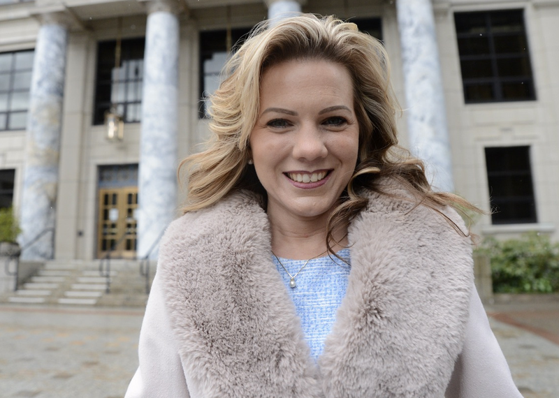 Wilson calls on Bronson, Taylor to drop out, support her. They won't