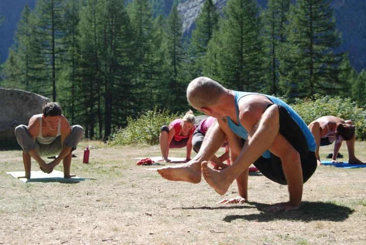 yoga_retreats_class.jpg