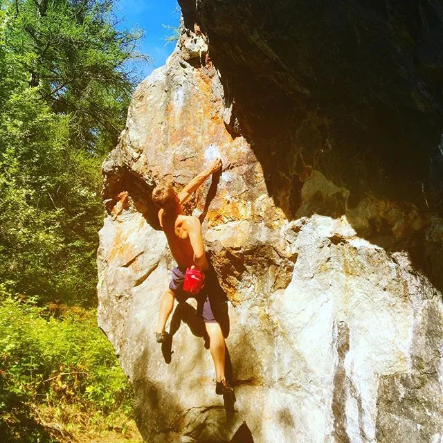 bouldering ailefroide.jpg