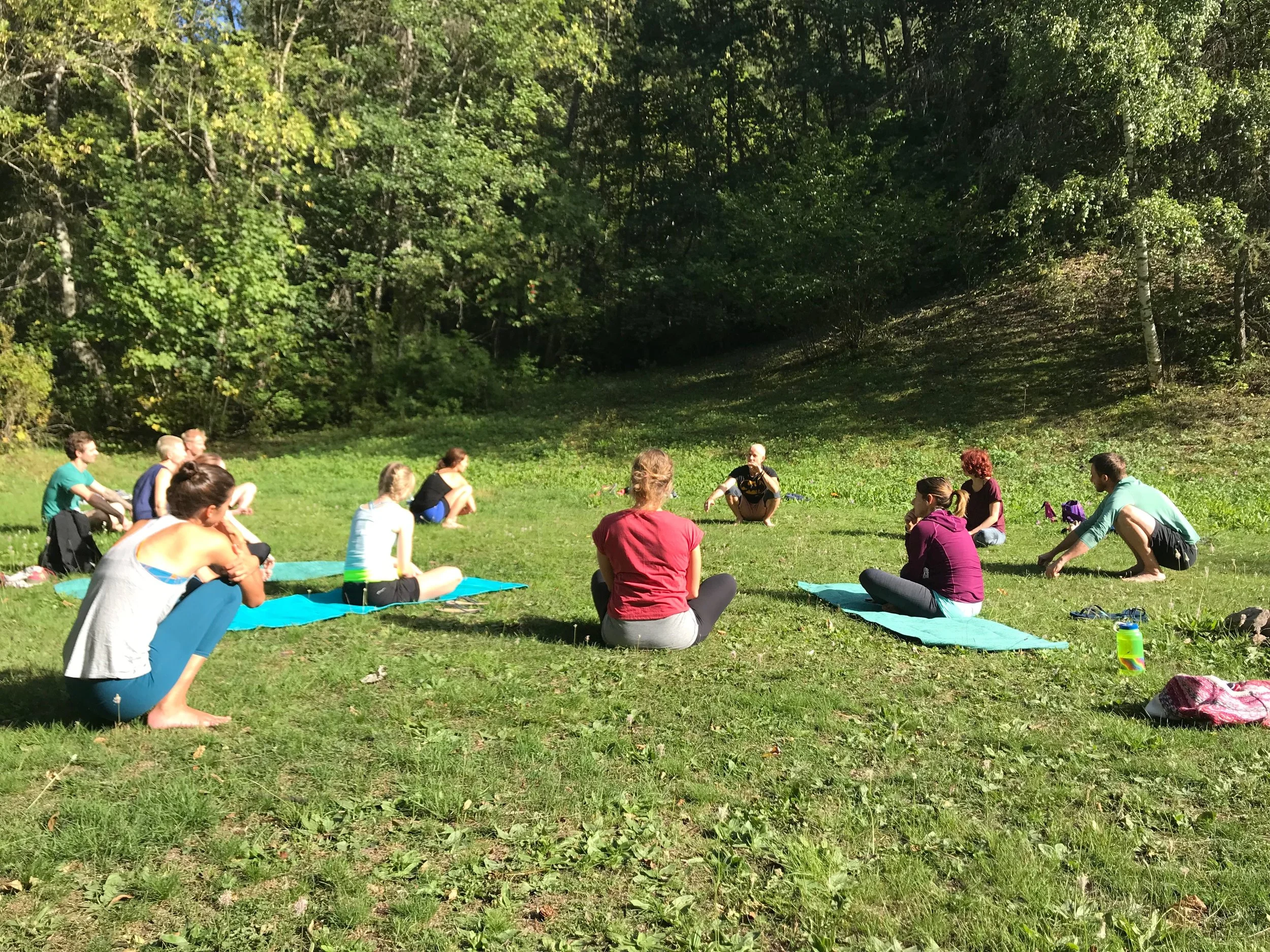 Engaging teams in challenging movement and yoga classes outdoors so they can reconnect with nature and learn how to push their physical boundaries.