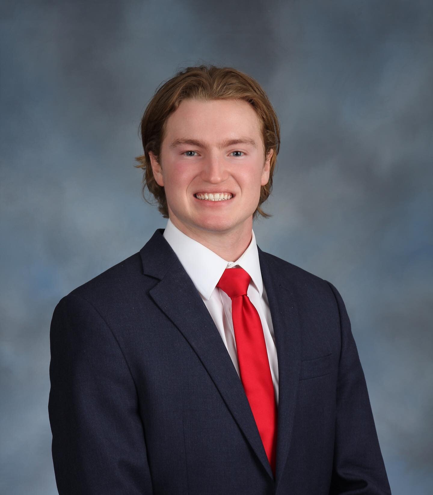 The final #spotlightsunday is our VP of Public Relations, Everett Bueter. Everett is a Junior, finance major with plans go into restaurant franchising and commercial real estate! In his free time he enjoys working out, fly fishing, hunting, reading, 