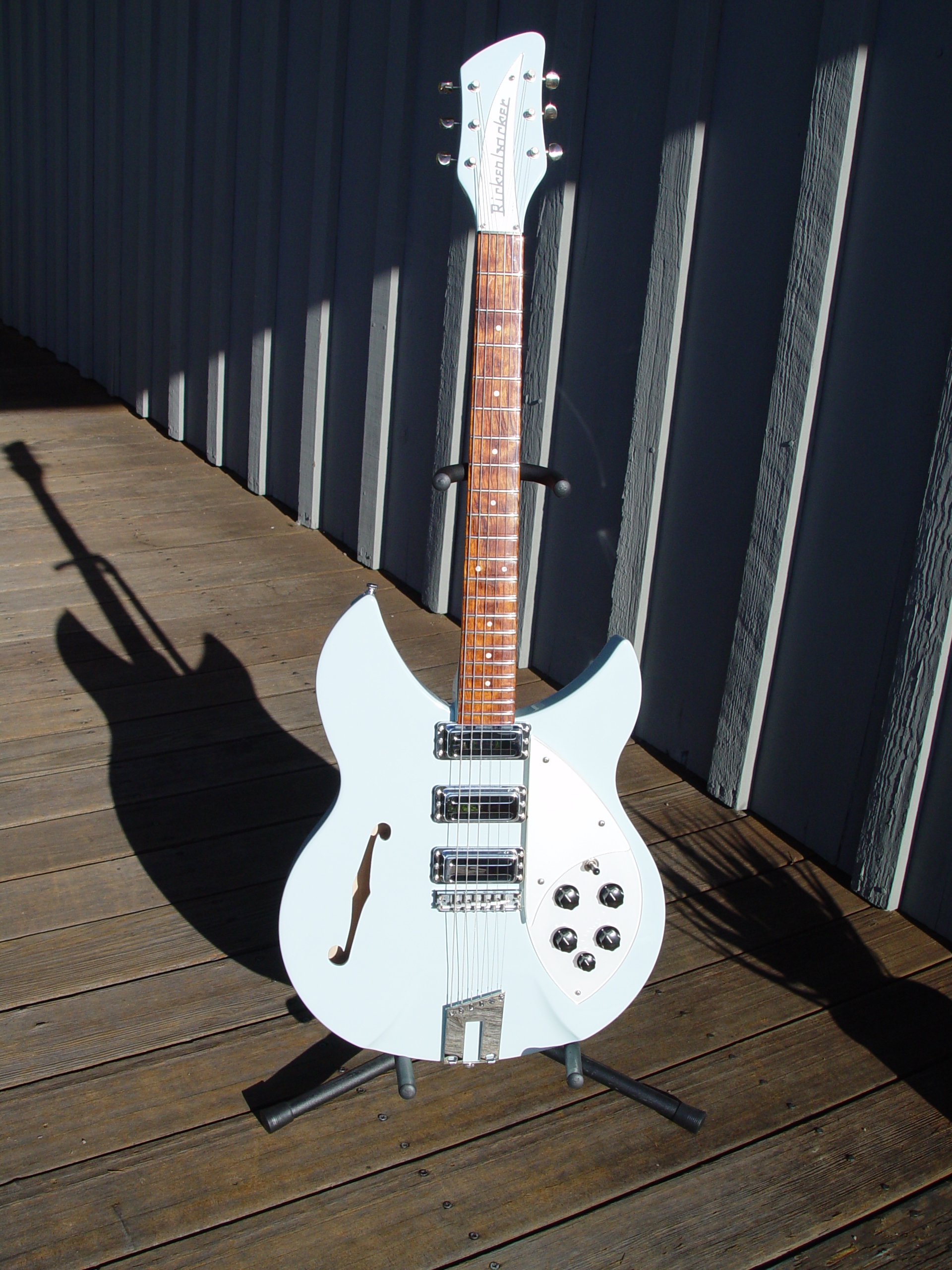 RICKENBACKER RM 1998 IN BLUE BOY FINISH