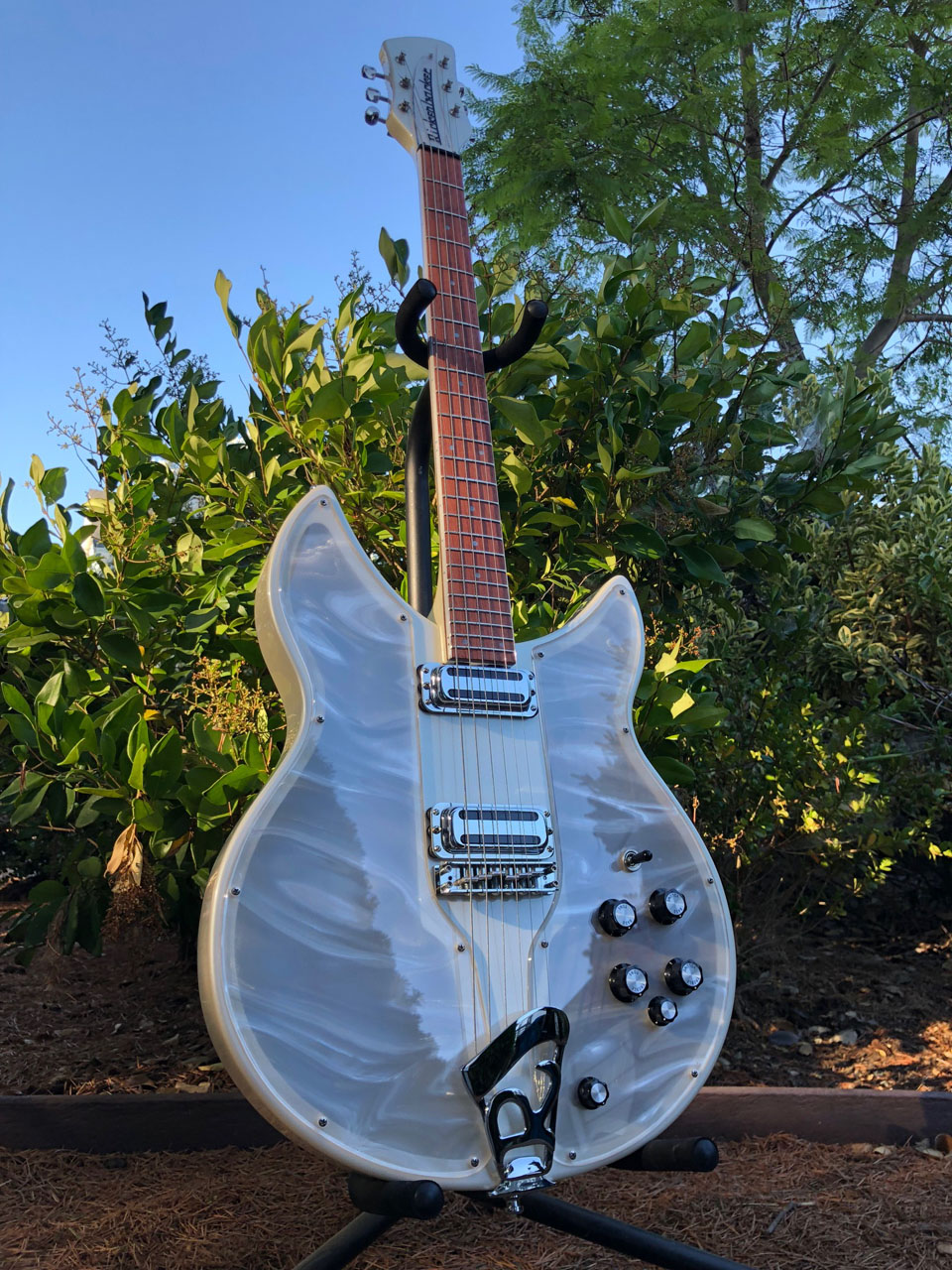 PEARL WHITE SOLID STATE CONVERSION