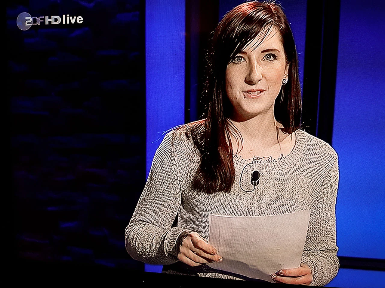 Sabrina Maar während ihres Auftritts in "Die Anstalt". Foto: Screenshot "Die Anstalt".