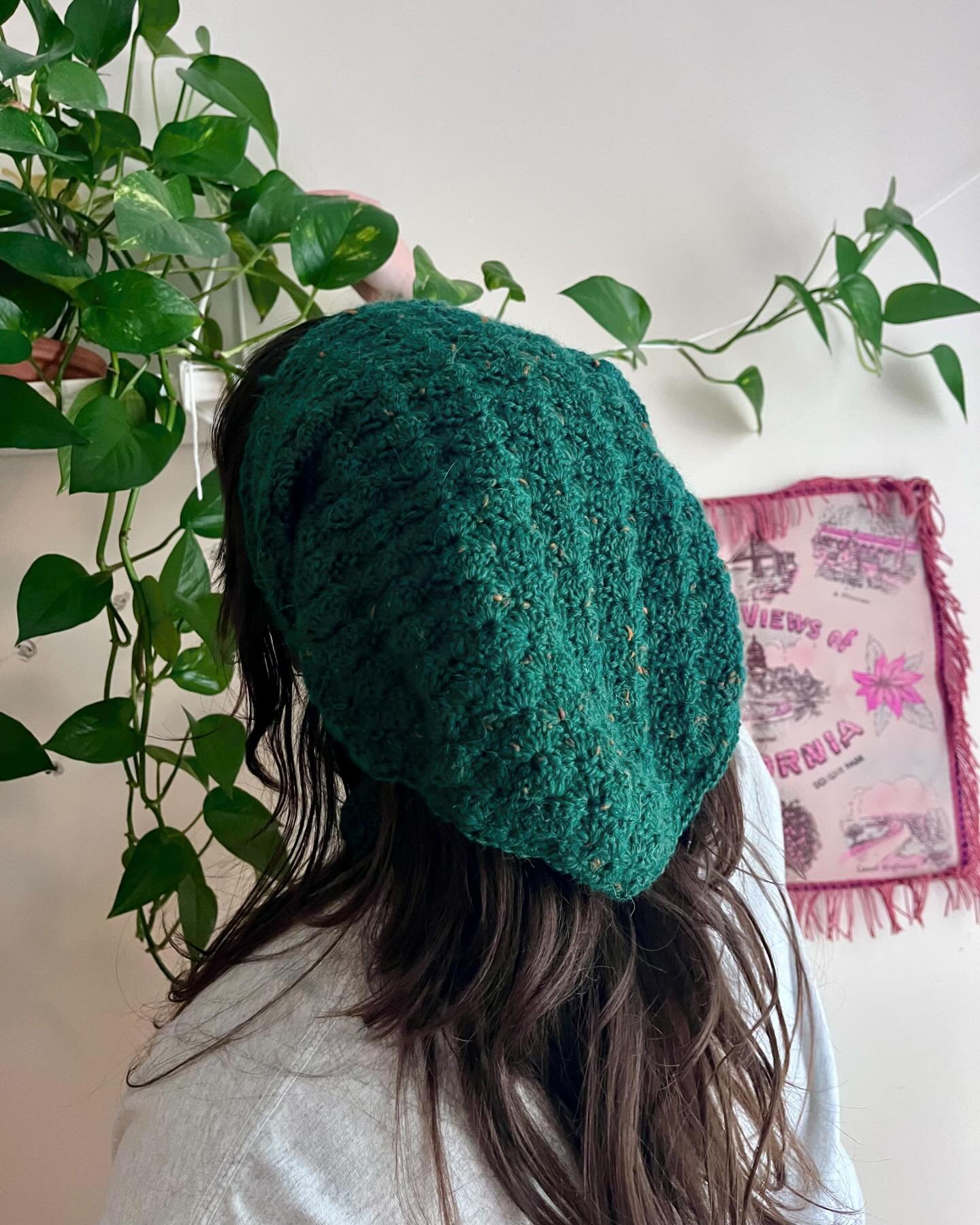 Throwing it back to my beautiful Lucia Scarf 💚 It&rsquo;s getting to be primetime headscarf season! 
-
#crochet #cosmaudipattern #luciascarf #crochetbandana #crochetscarf #springcrochet