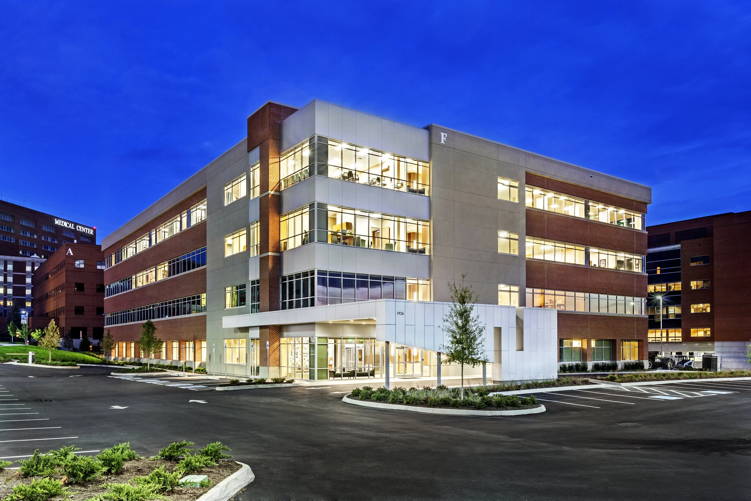 UT_CancerInstitute_8537 - No UT Signage.jpg