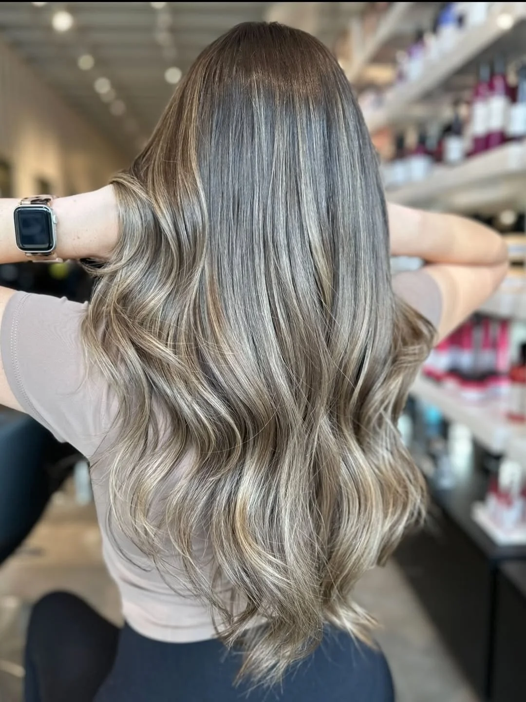 Blonde, but make it seamless 🤍
Lived-in balayage with major glow and zero harsh lines✨If you&rsquo;re thinking about going lighter&hellip; this is your sign 💫Book now 
Color by @_cam_light_ 💛
.
.
.
 #balayage #blondehair #Michiganhairstylist #Mich