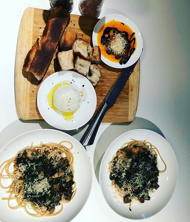 Scenes from a quarantine #datenight:
⏺burrata with spicy oil and peasant bread&bull;
⏺chicken Marsala with whole wheat spaghetti&bull;
⏺not pictured @grothvineyardsandwinery 2015 oakville-Napa valley Cab&bull;
&bull;
What are you cooking/ordering for