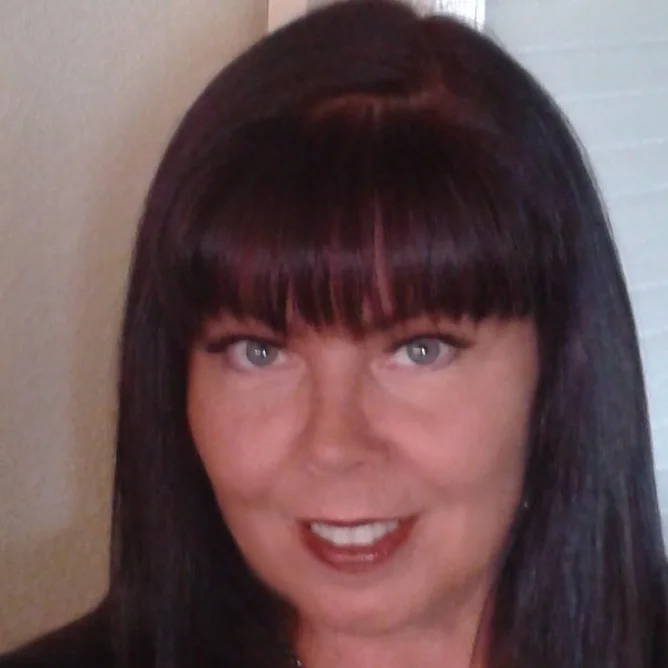 Debi 4.jpg