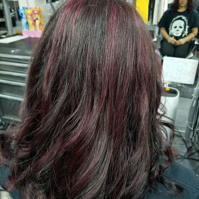 Deep dark reds and browns make this dimensional beauty pop💥 Hair by Liz White
