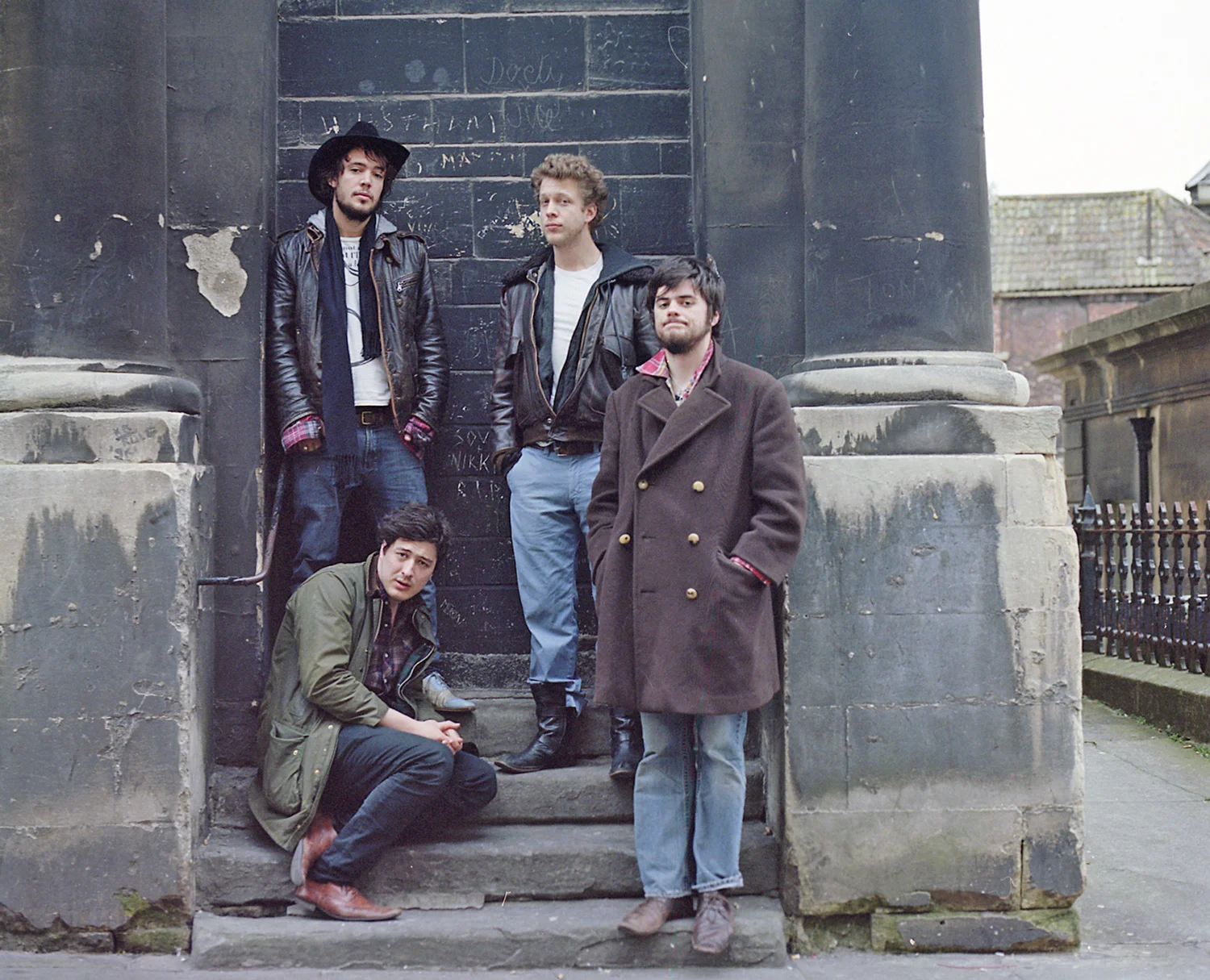 MUMFORD & SONS press