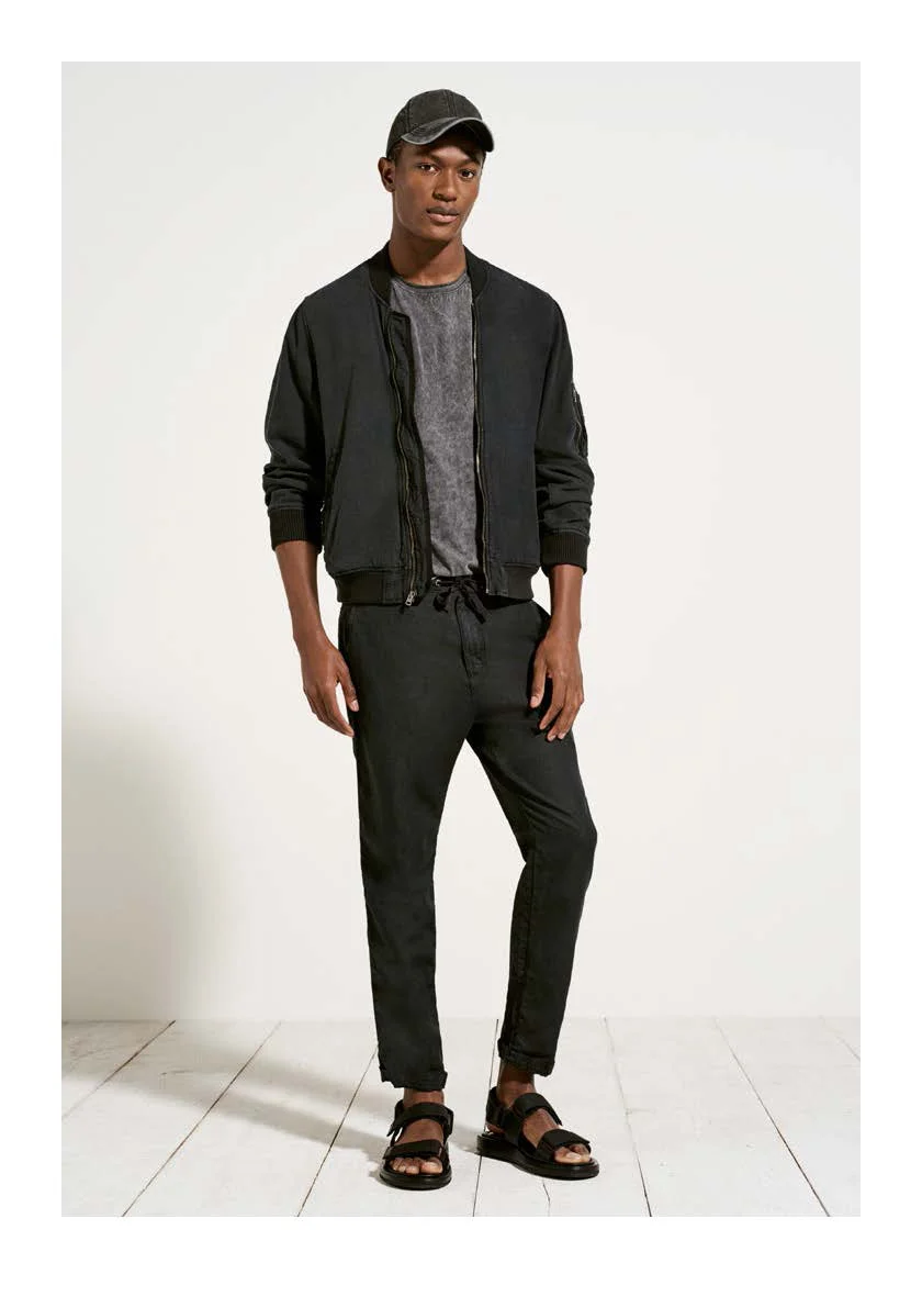 Pages from Gap Summer 2017 Men's Look Book [3]-5.jpg