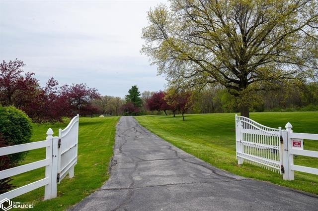 216 Bryan Rd, Ottumwa • $525,000