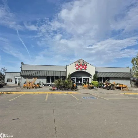 2857 N. Court Rd., Ottumwa • $690,000