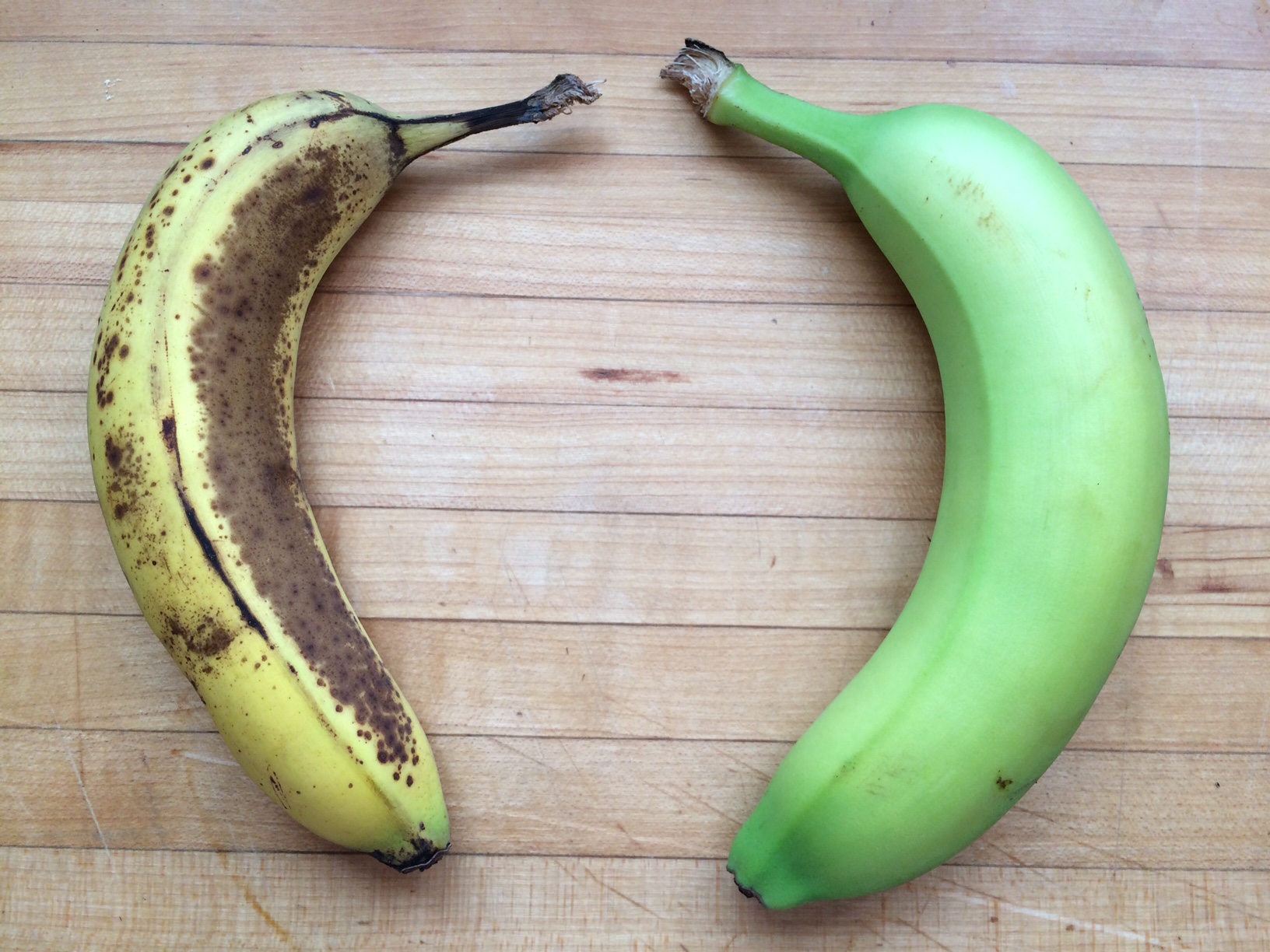 Bananas after aging (one was vacuum sealed)