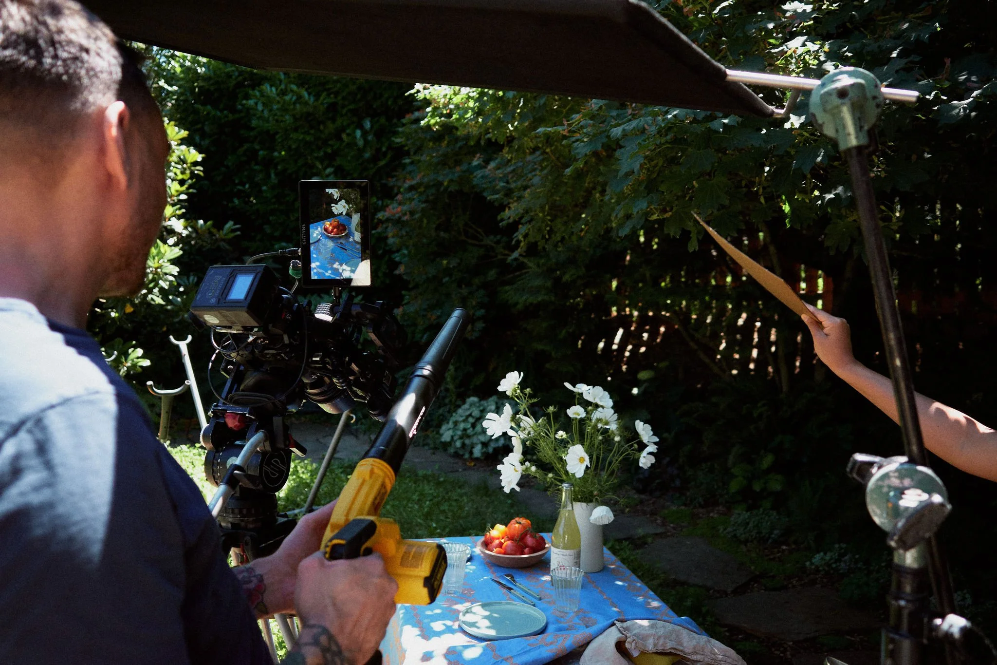 2026-06-17-hawkins-hazelfern-home-and-garden-tomato-themed-summer-shoot-bts-25.jpg