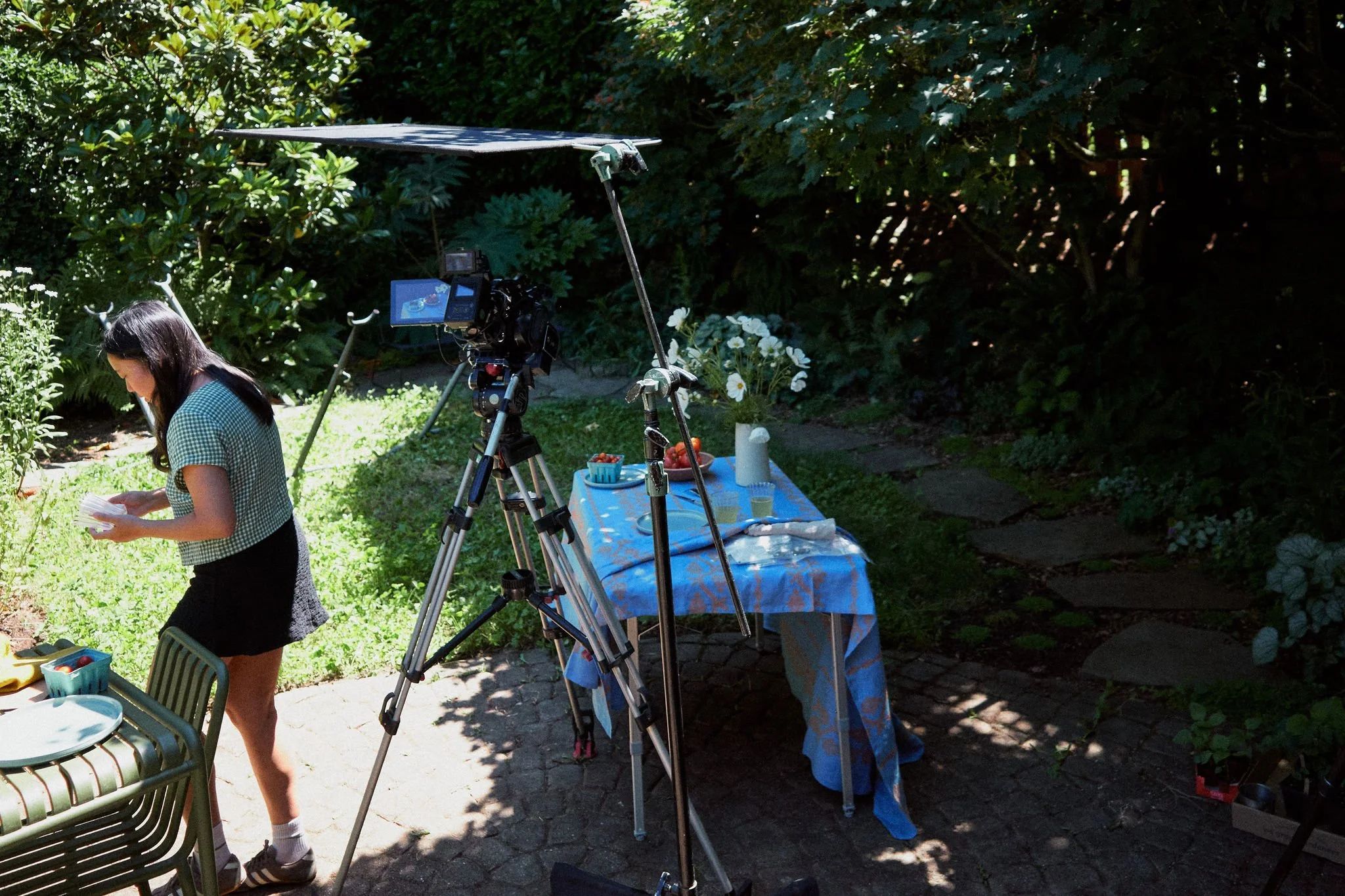 2026-06-17-hawkins-hazelfern-home-and-garden-tomato-themed-summer-shoot-bts-27.jpg