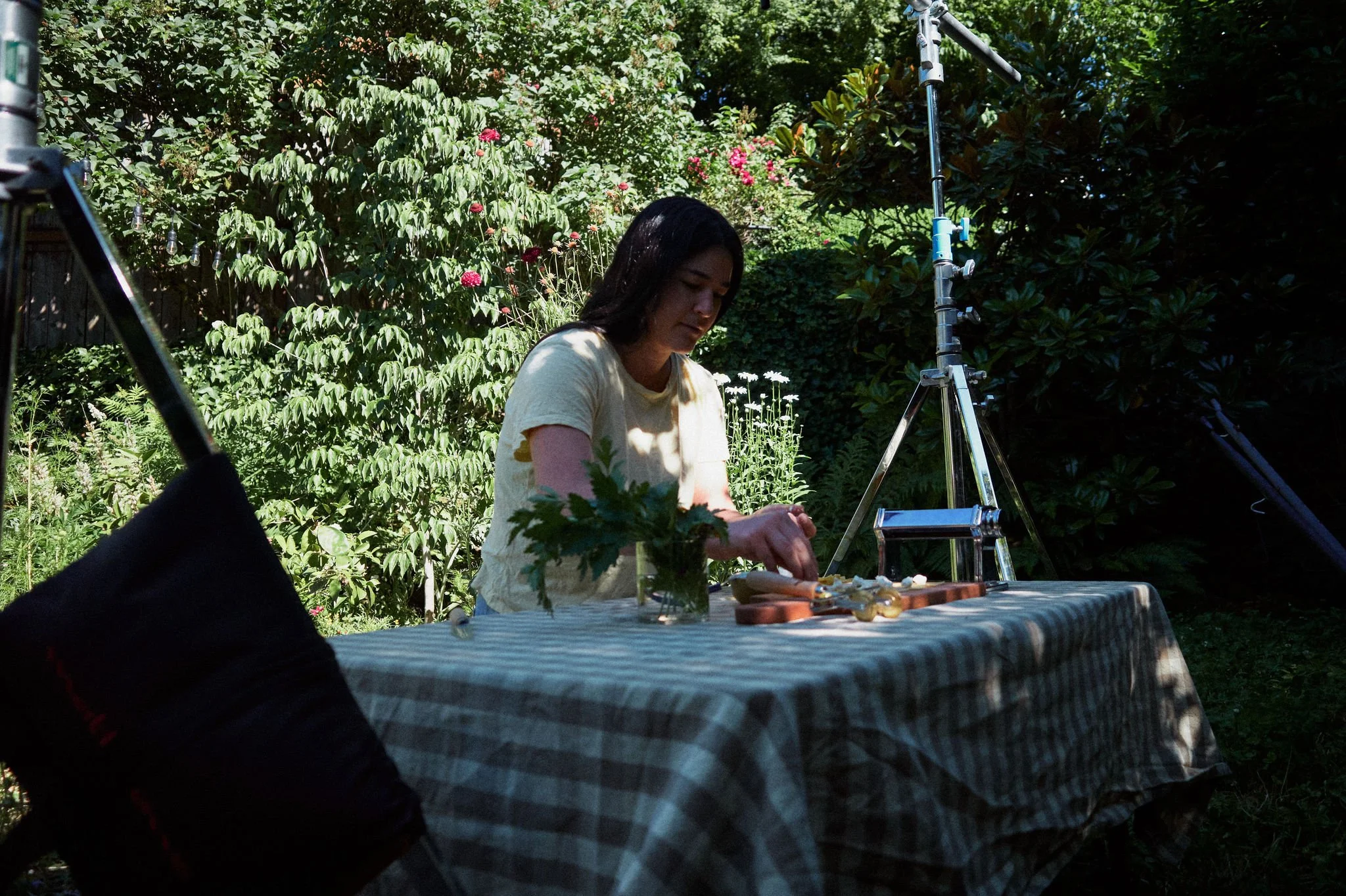2026-06-17-hawkins-hazelfern-home-and-garden-tomato-themed-summer-shoot-bts-35.jpg