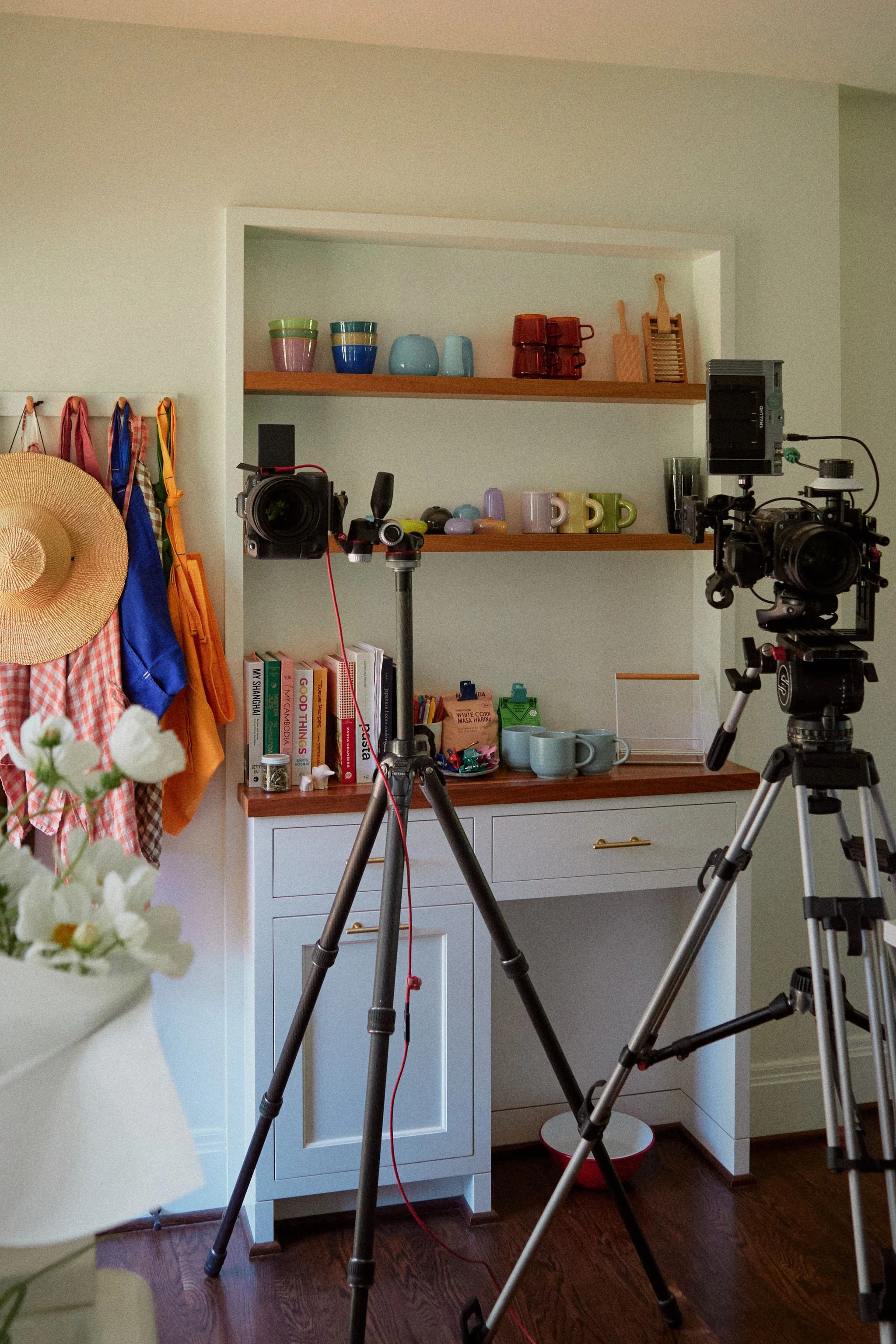 2026-06-17-hawkins-hazelfern-home-and-garden-tomato-themed-summer-shoot-bts-13.jpg