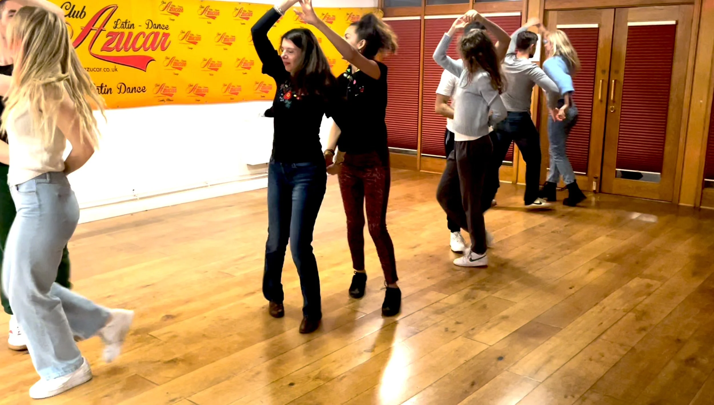 Learn Cuban Salsa Lessons in Hammersmith - The Best Beginners Salsa Course in West London