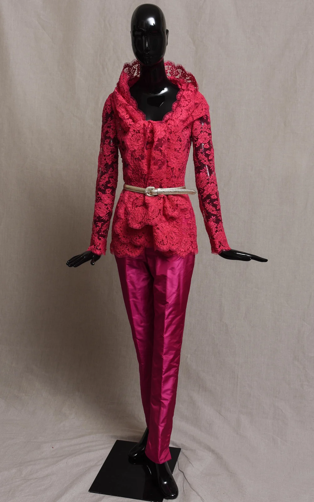 PLAZA cardigan & CAPRI trousers