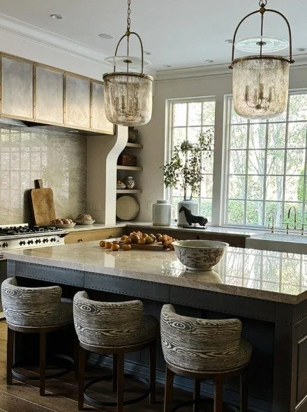 Timeless by design. ✨ Custom cabinetry brings warmth, texture, and personality to this stunning kitchen. Thoughtful craftsmanship never goes out of style. 

Interior Design: @alisonbakerinteriordesign 
Cabinetry: @morgancreekcabinetco 
Architecture: 