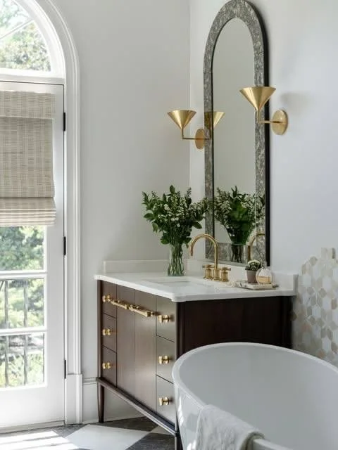 A moment of appreciation for the stunning vanity of this classic bath, which combines timeless style and modern sensibilities. 

Interior Design: @studio_wellington
Photography: @laurenchambers_interiorsphoto

#MorganCreekCabinetry #TimelessHomeDesig