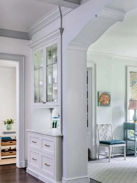 Stylish storage that keeps spaces connected while serving its purpose. This classic project combines form and function in the best way. 

Interior Design: @mallorymathisoninc
Cabinetry: @morgancreekcabinetco
Construction: @revivalconstructionatlanta
