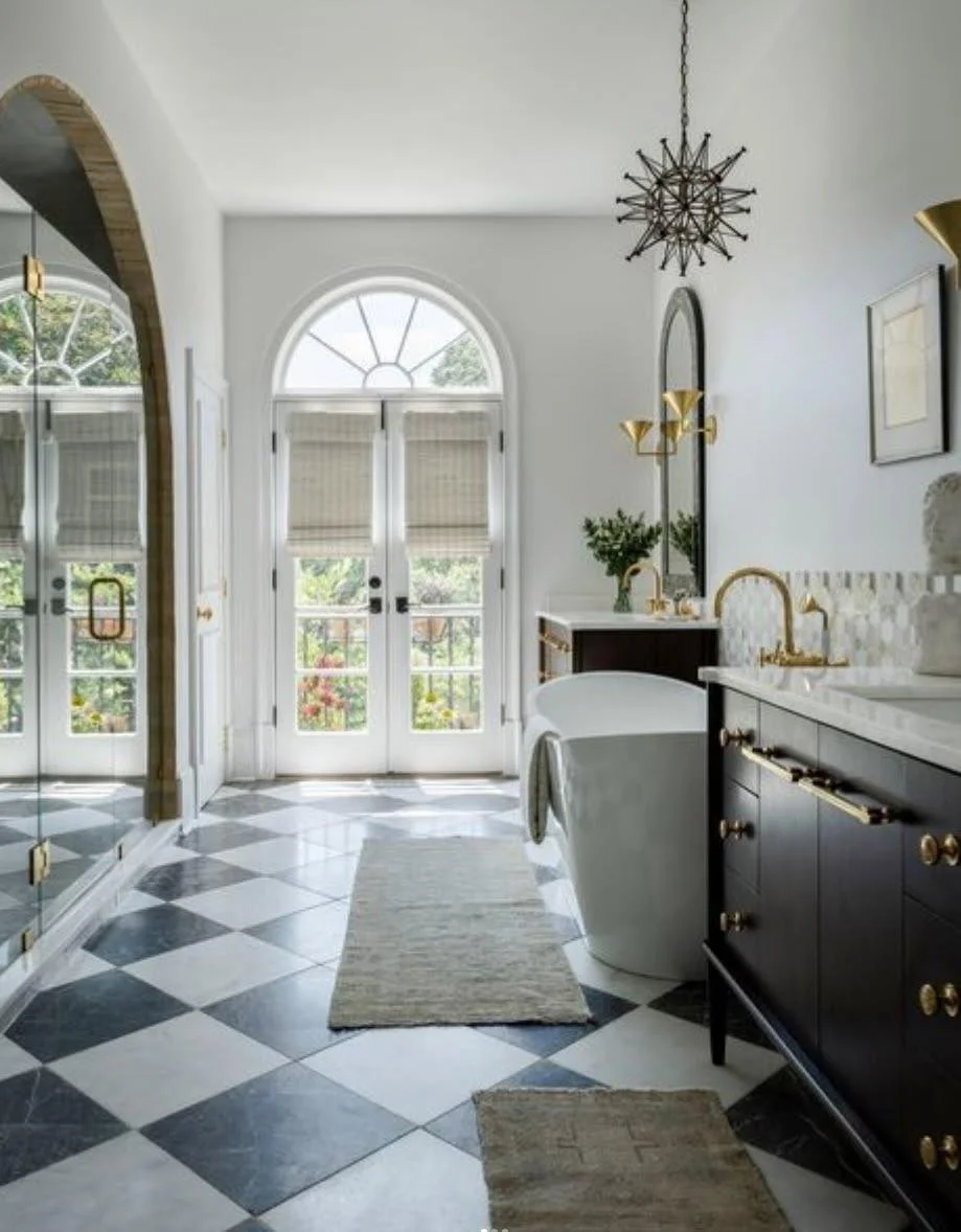 Classic composure, built for everyday life. This bath's vanity feels timeless and functions for modern living. 

Design: @stephaniegabernathy
Photography: @laurenchambers_interiorsphoto
Construction: @glazerdesignandconstruction

#bathroomdesign #bat