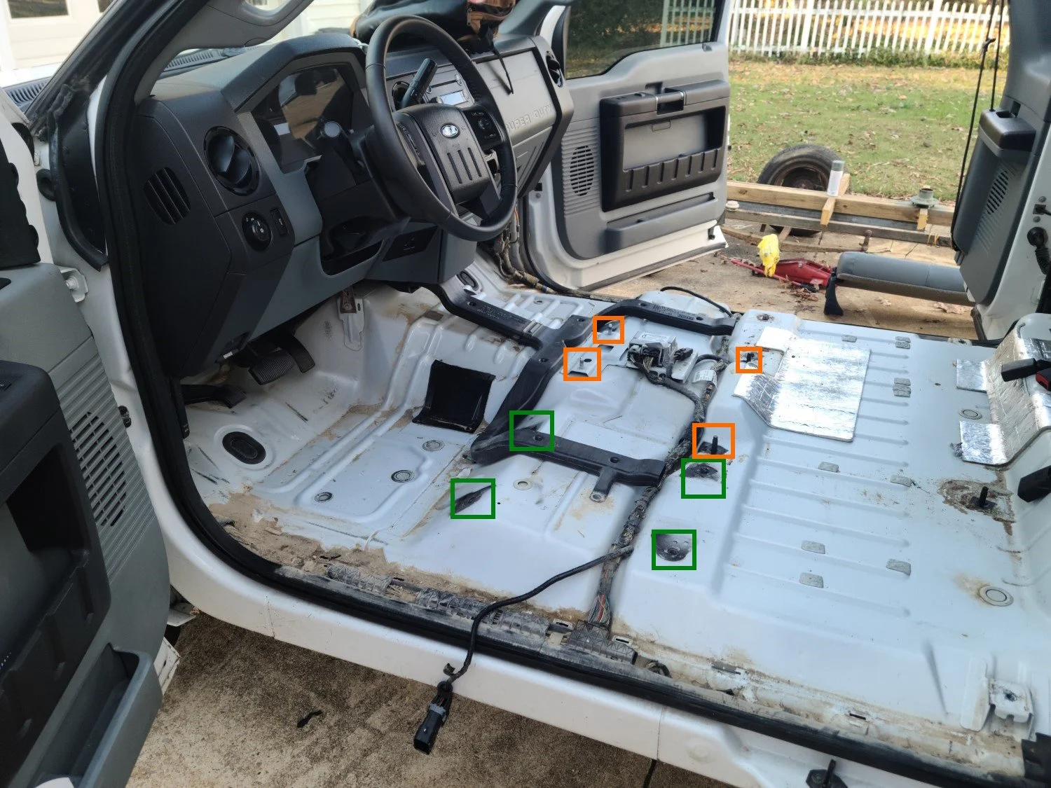 11-16 Ford F250 / F350 Super Duty - Definitive Flow-Through Center ...