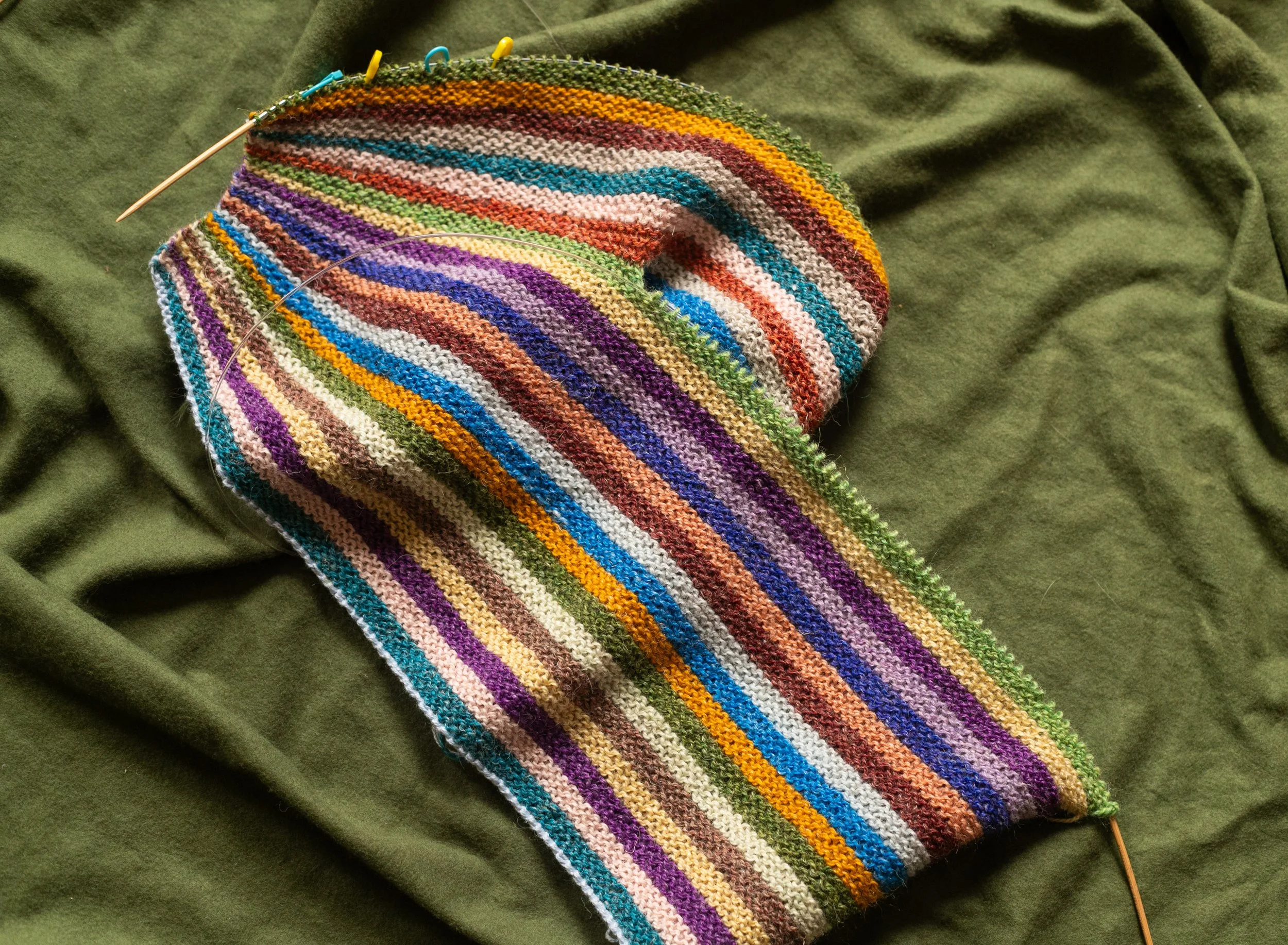 Petunia Pullover; Planning for Colors and Color Combinations