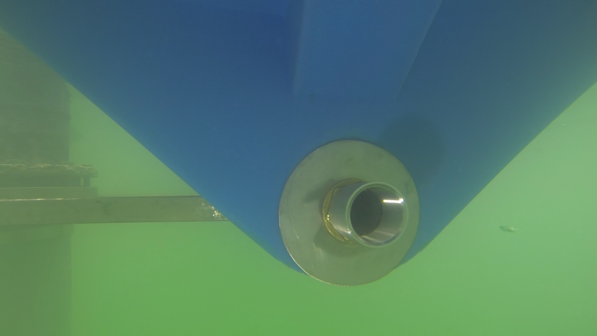 Detalle de sujeción de una boya reparada.